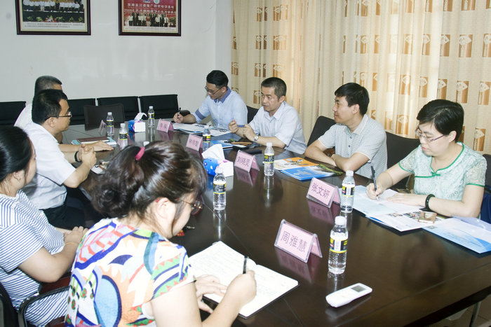 海口经济学院继续教育学院与公司人员举行座谈会2.jpg