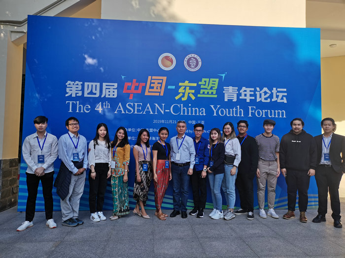 公司参加东盟员工合照.jpg