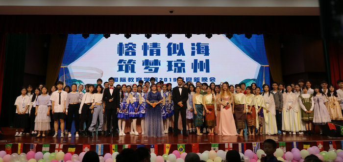 演职人员合照2.jpg