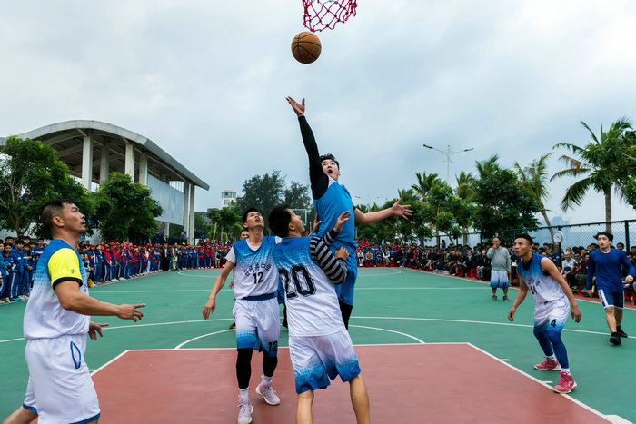 中外师生篮球友谊赛.jpg