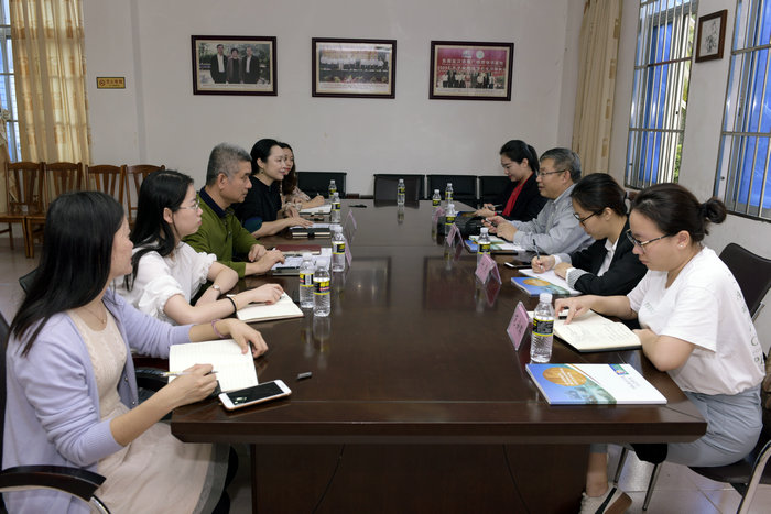 三亚中瑞酒店管理职业学院国际交流中心与公司召开座谈会.jpg
