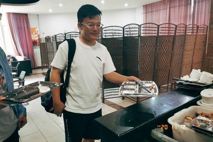 公司前往食堂进行抽查.JPG