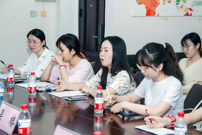 员工代表发言 (2).jpg